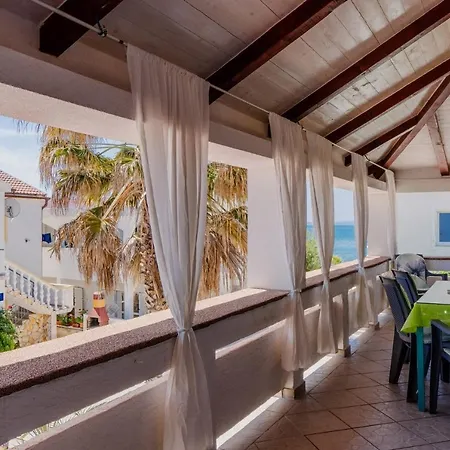 Apartment By The Sea - 21489